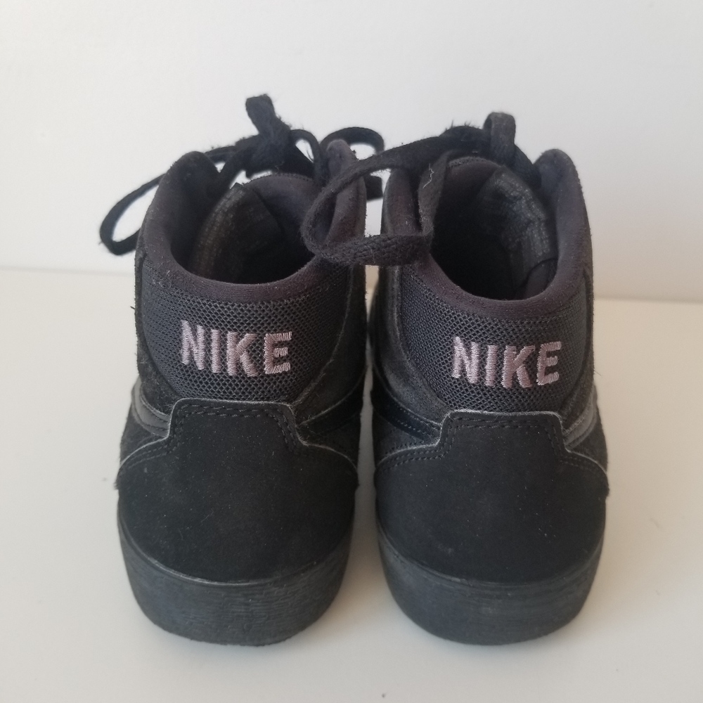Black SB Nike
